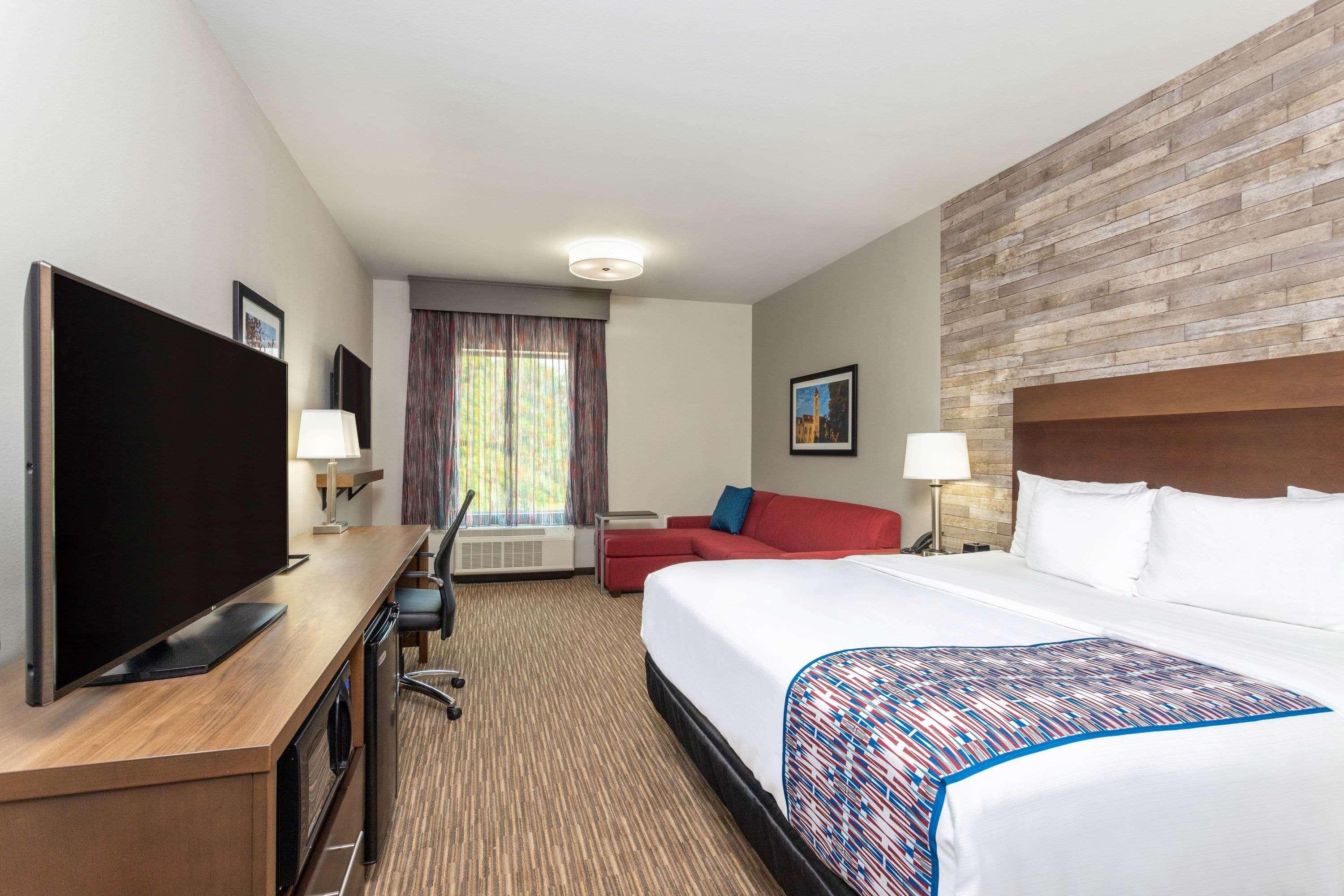 La Quinta Inn And Suites By Wyndham Bloomington Exterior foto