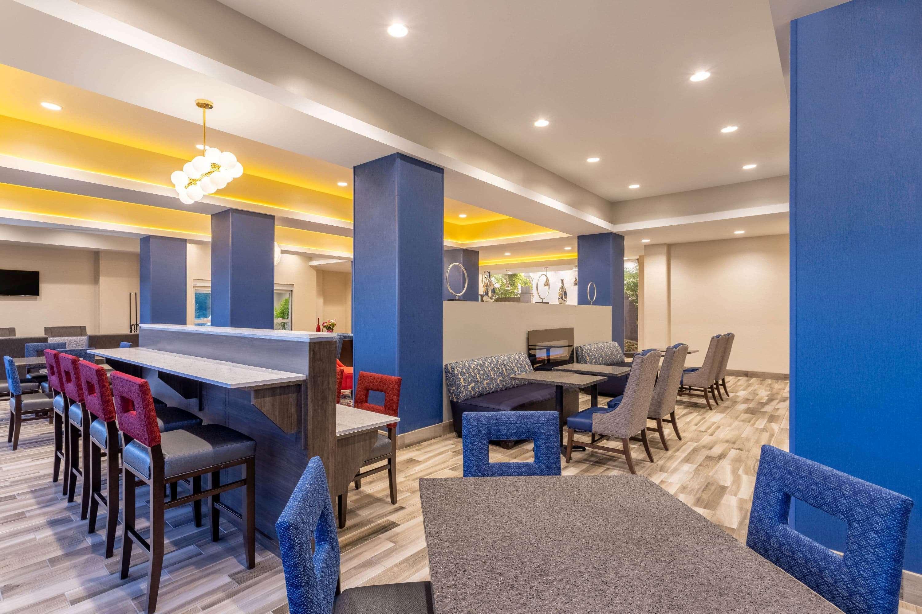 La Quinta Inn And Suites By Wyndham Bloomington Exterior foto